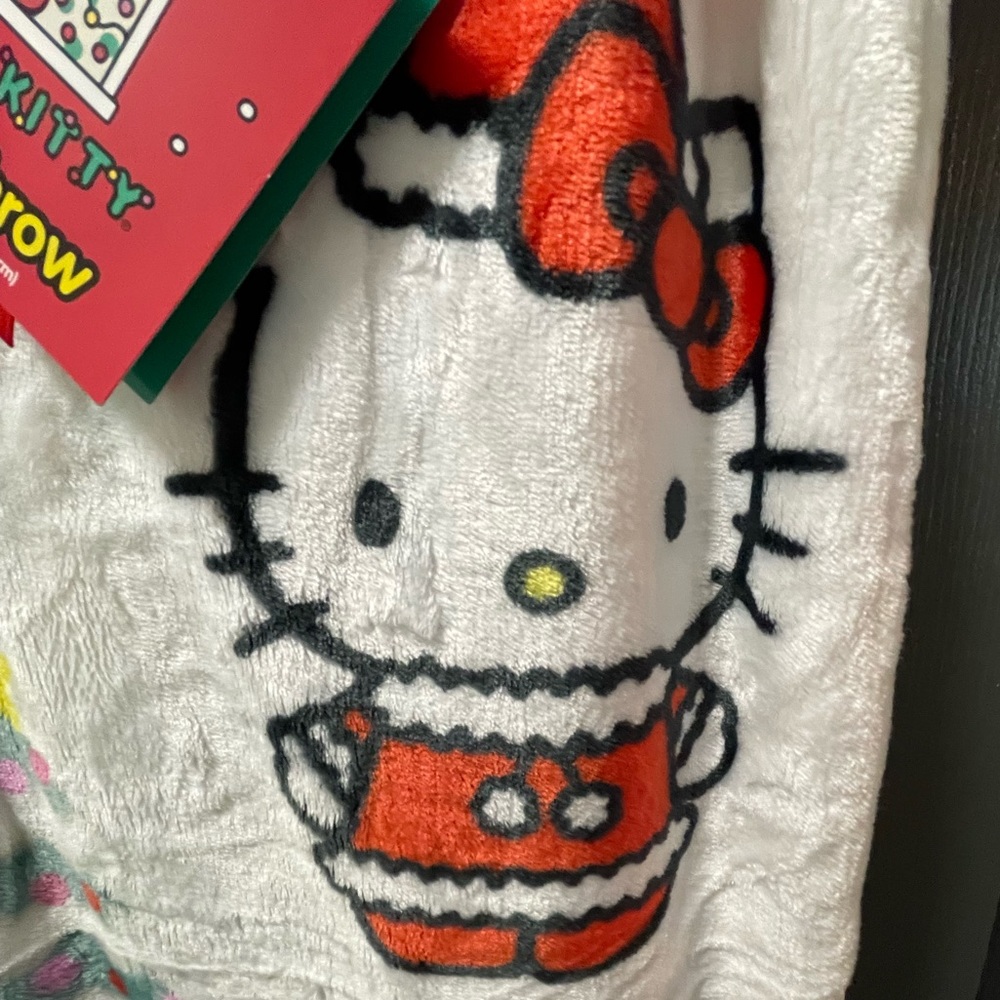 Hello kitty 2023 Christmas plush throw blanket NWT